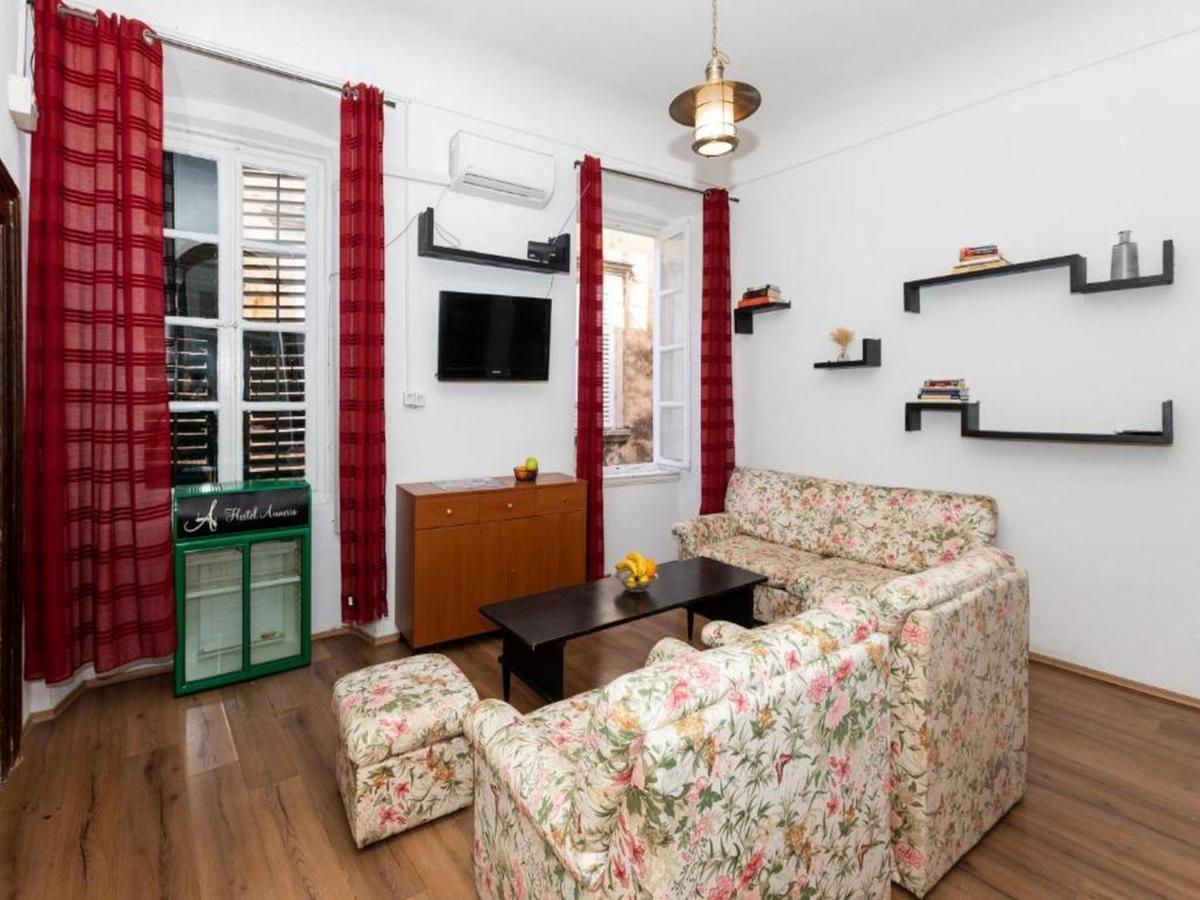 Lav Hostel&café Ragusa